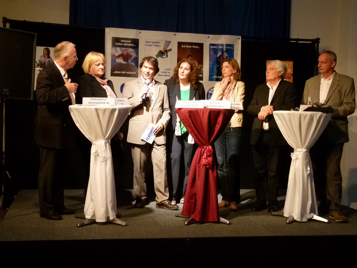 Von links: Rolf Hüllinghorst, Stefanie Vogelsang, Thomas Starsetzki, Sandra Weckbecker, Sabine Bätzing-Lichtenthäler, Prof. Dr. Gerd Glaeske, Dr. Harald Terpe