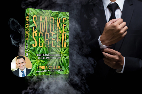 Autor Kevin Sabet mit seinem Buch Smokescreen