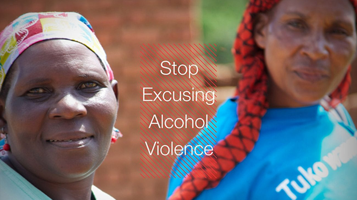 Zwei Frauen, dazwischen Schriftzug: Stop excusing alcohol violence