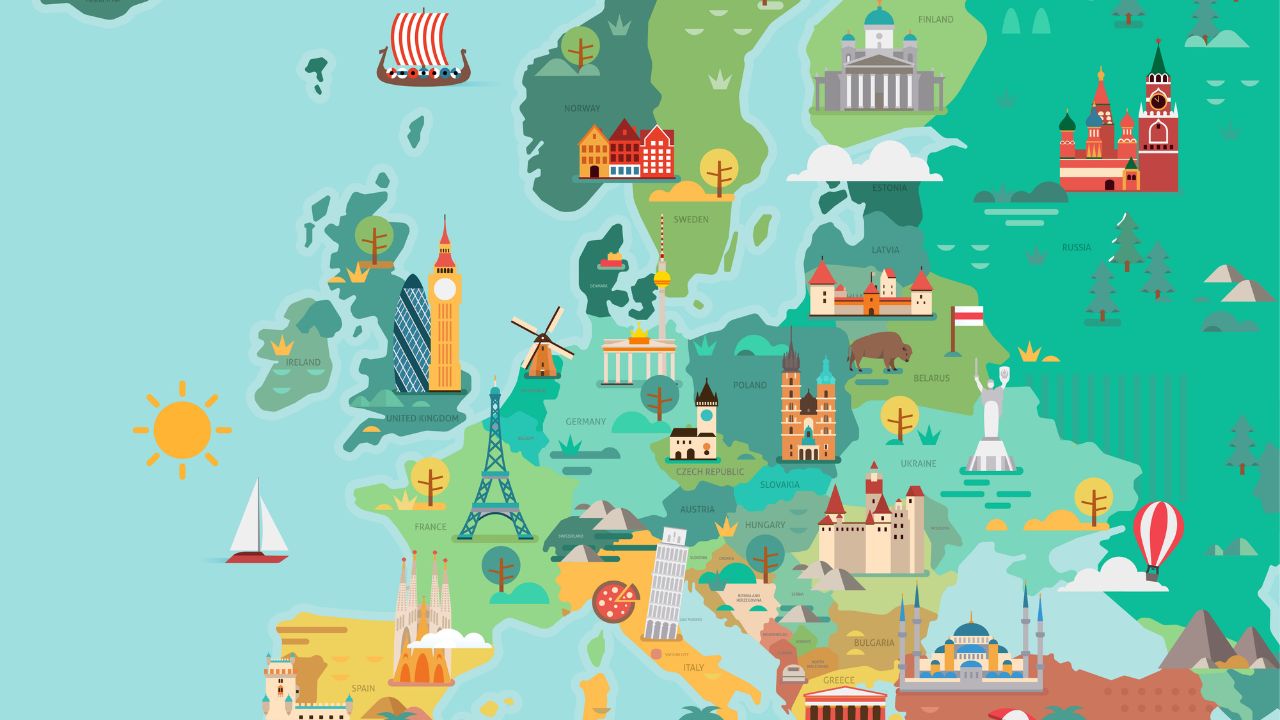 Farbenfrohe illustrierte Karte von Europa in spielerischem Cartoon-Stil: Mit länderspezifischen ikonischen Wahrzeichen wie Eiffelturm (Frankreich), Big Ben (Großbritannien), Sagrada Familia (Spanien), Schiefer Turm von Pisa (Italien), Brandenburger Turm (Deutschland), Kreml (Russland) und Hagia Sophia (Türkei), ergänzt durch Symbole wie Wikingerschiff, Segelboot, Sonne, Luftballon sowie Tiere wie Bison in Weißrussland. Alle Länder sind beschriftet.