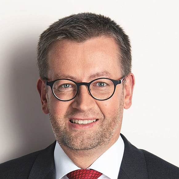 Porträt von Burkhard Blienert, Beauftragter der Bundesregierung für Sucht- und Drogenfragen.