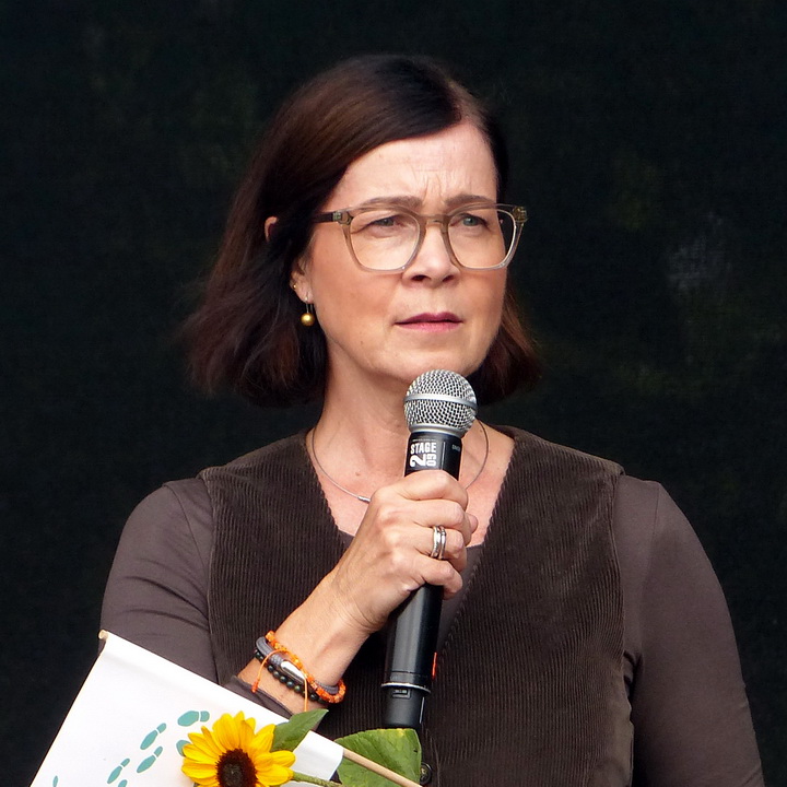 Porträt von Sabine Deutscher.